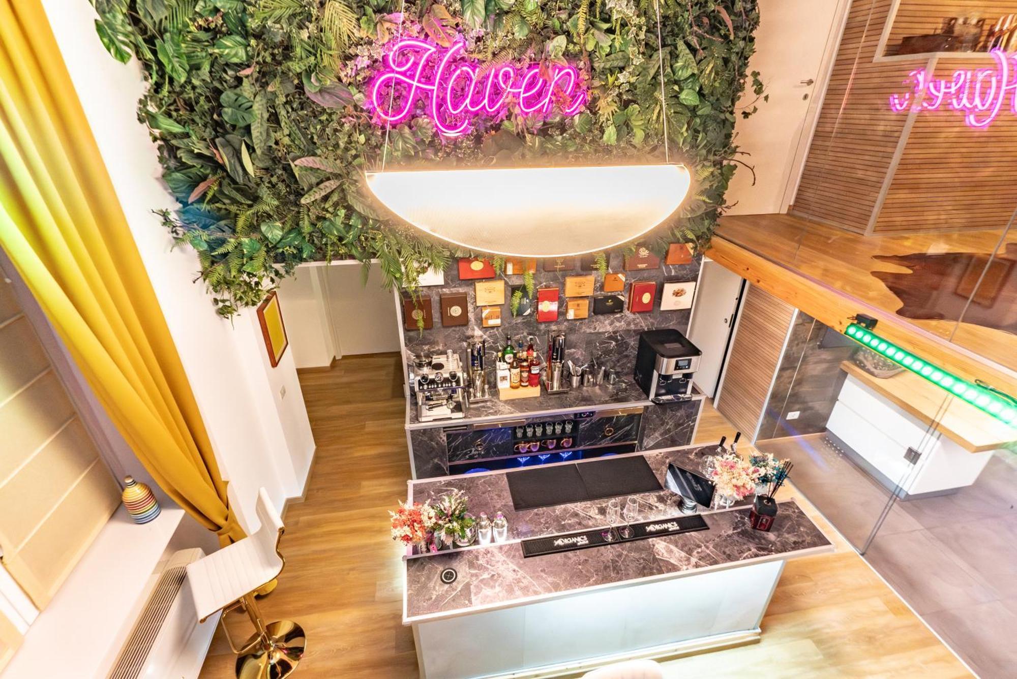 Luxe & Central Haven - Jacuzzi, Sauna, Steam, Private Parking Como Luaran gambar
