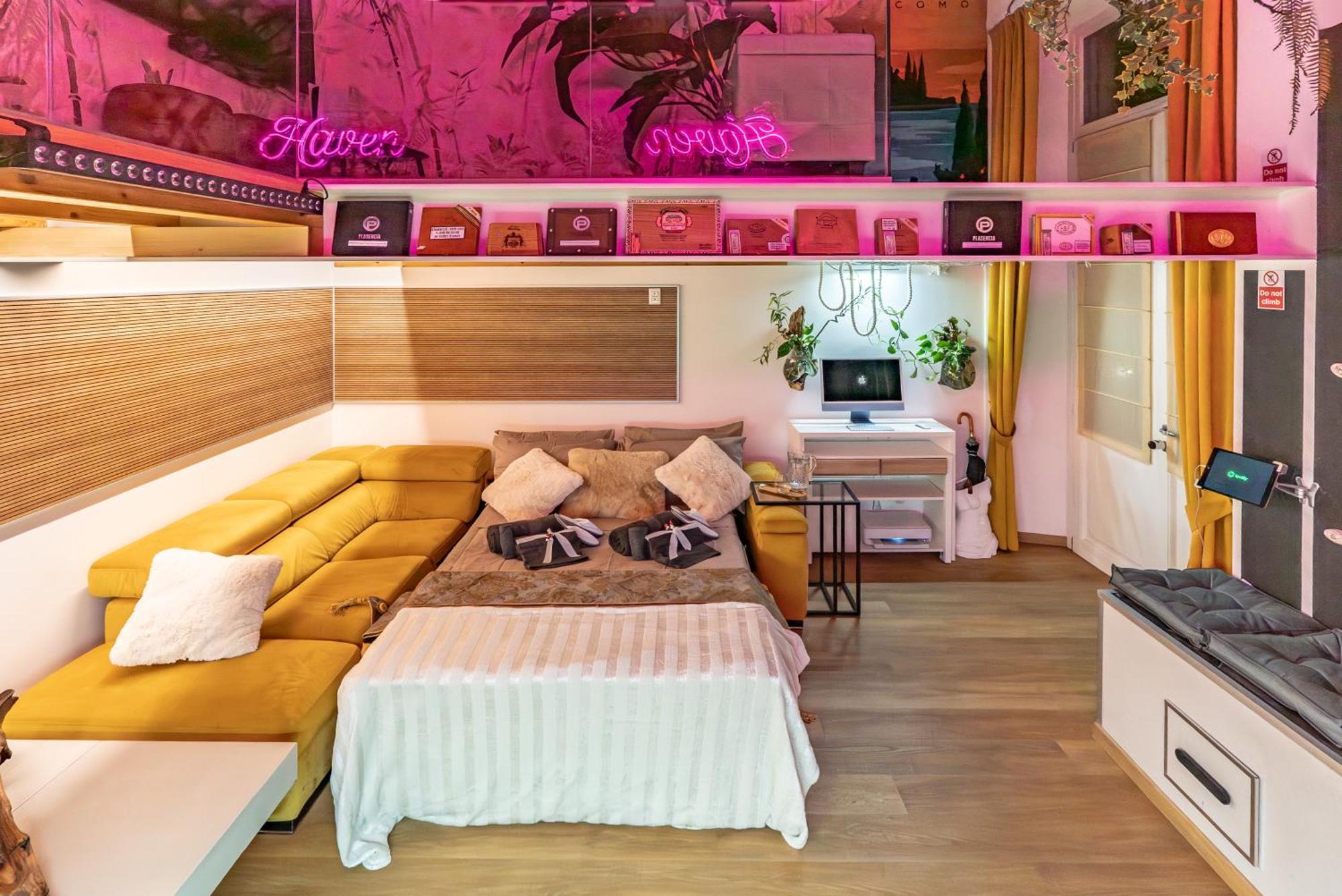 Luxe & Central Haven - Jacuzzi, Sauna, Steam, Private Parking Como Luaran gambar