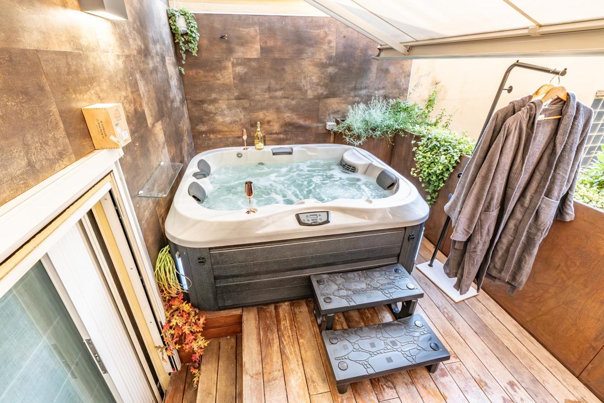 Luxe & Central Haven - Jacuzzi, Sauna, Steam, Private Parking Como Luaran gambar