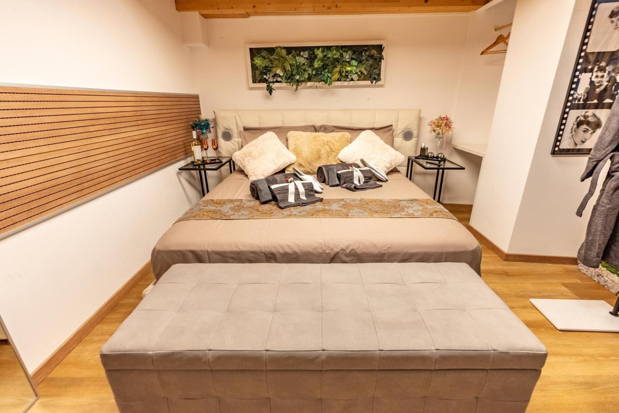 Luxe & Central Haven - Jacuzzi, Sauna, Steam, Private Parking Como Luaran gambar