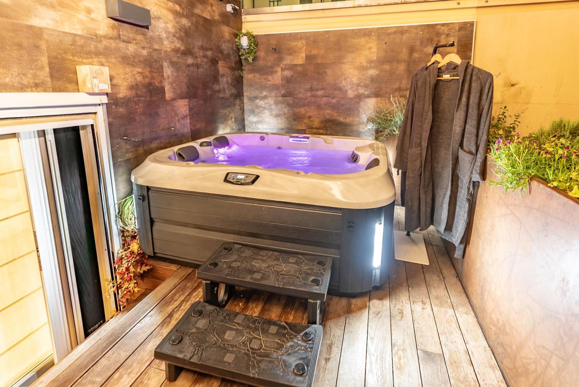 Luxe & Central Haven - Jacuzzi, Sauna, Steam, Private Parking Como Luaran gambar
